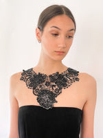 Countess Neckline