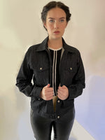 Darkened Chalk Neck-Vest