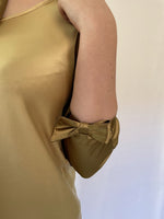 Sleeves-on Bow
